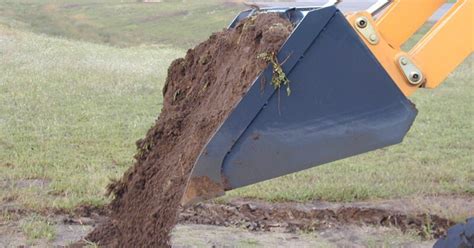 how much dirt does a skid steer bucket hold|skid steer bucket capacity chart.